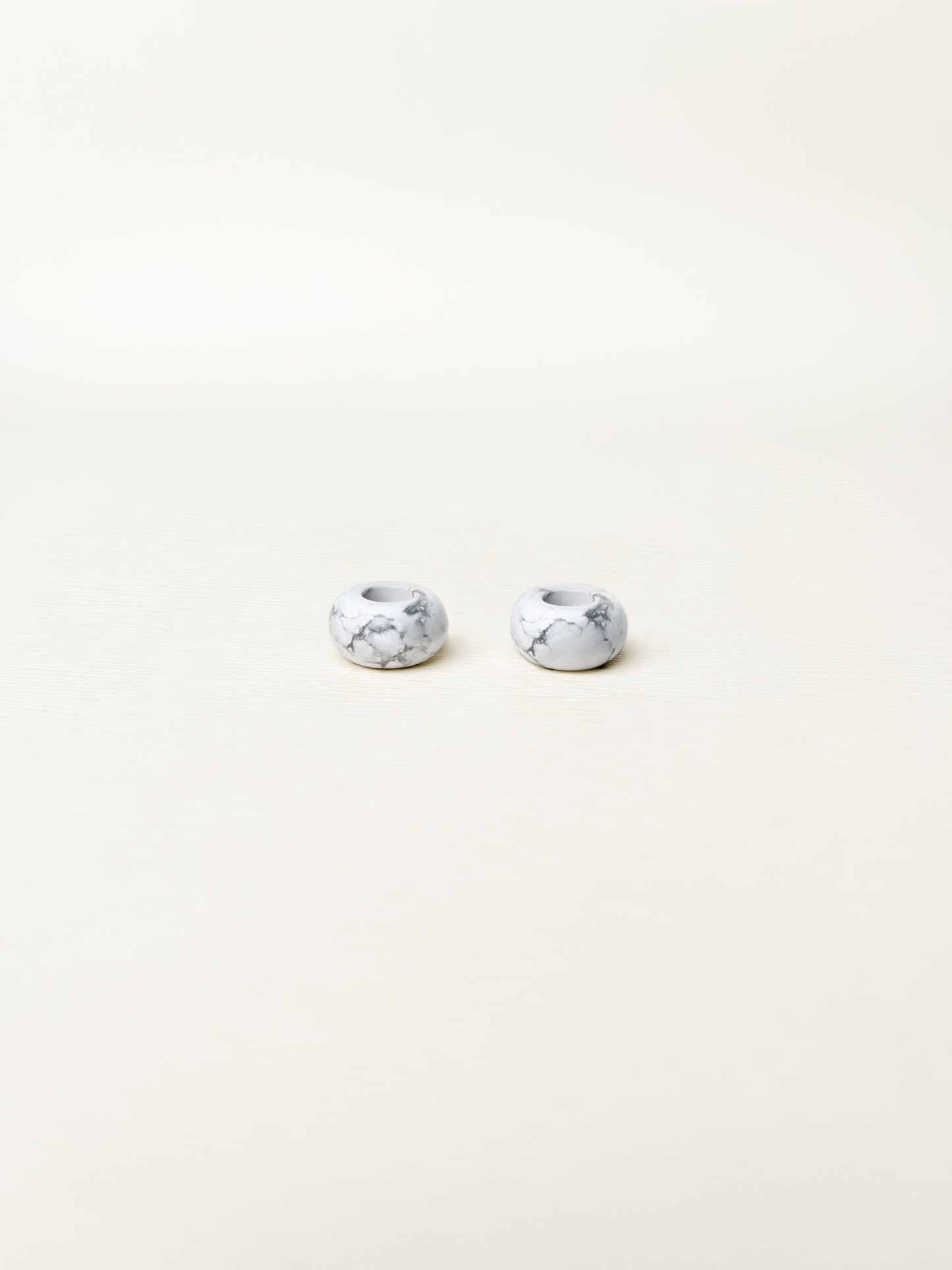 - NATURAL HOWLITE -
