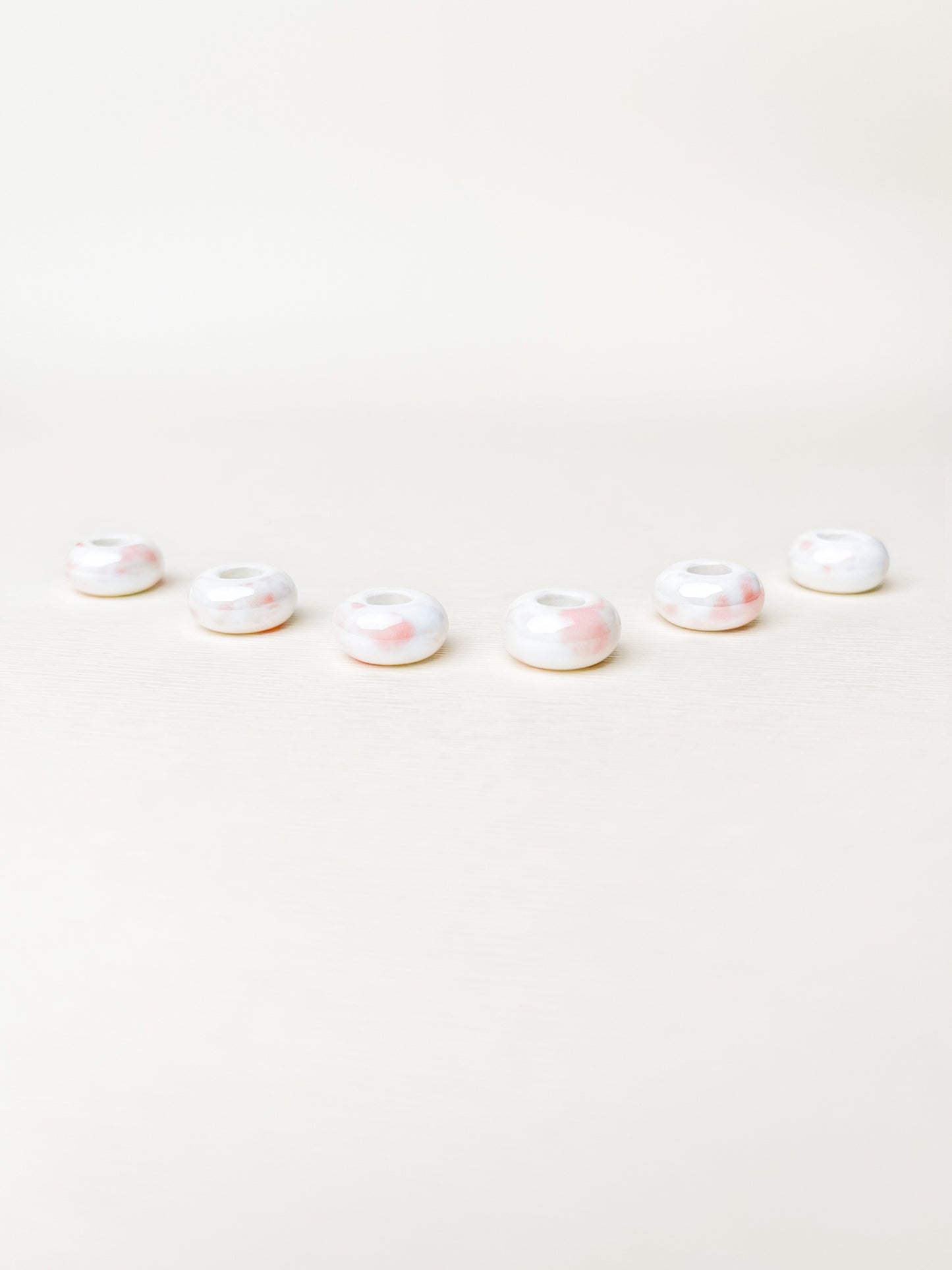 - FLAT WHITE&PINK -