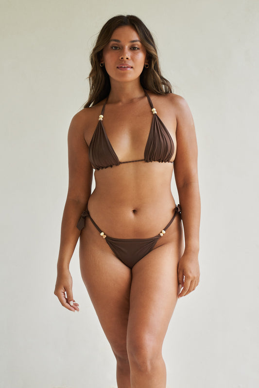 Modny dwuczęściowy strój kąpielowy na lato w kolorze czekoladowym BB Chocolate marki Praia Beachwear